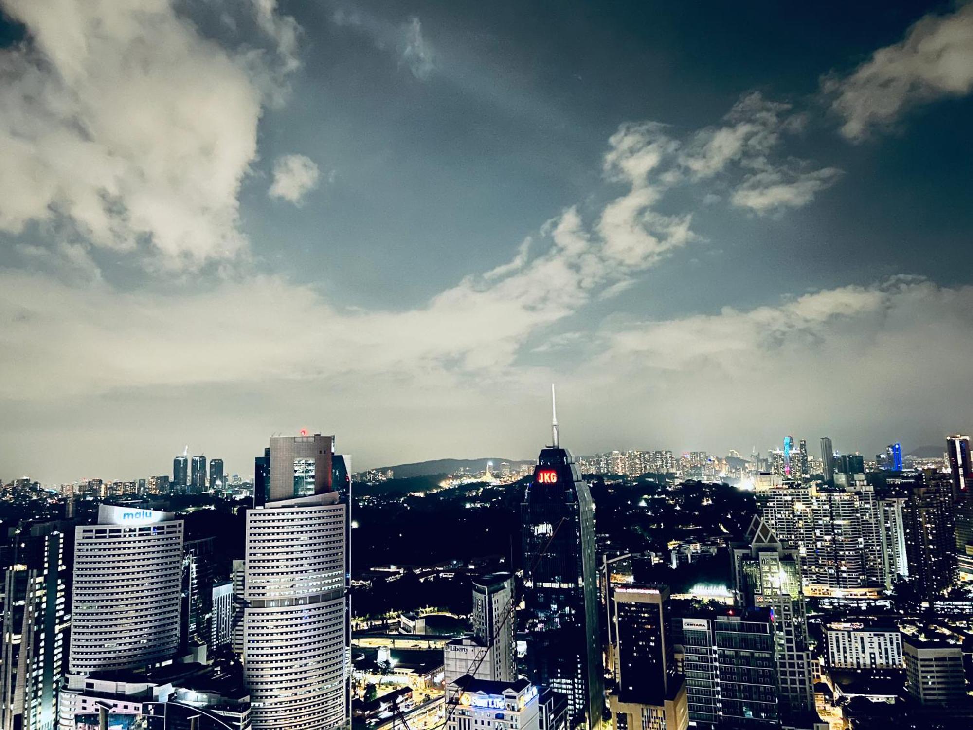 The Infinitum Kualalumpur Skypool *
